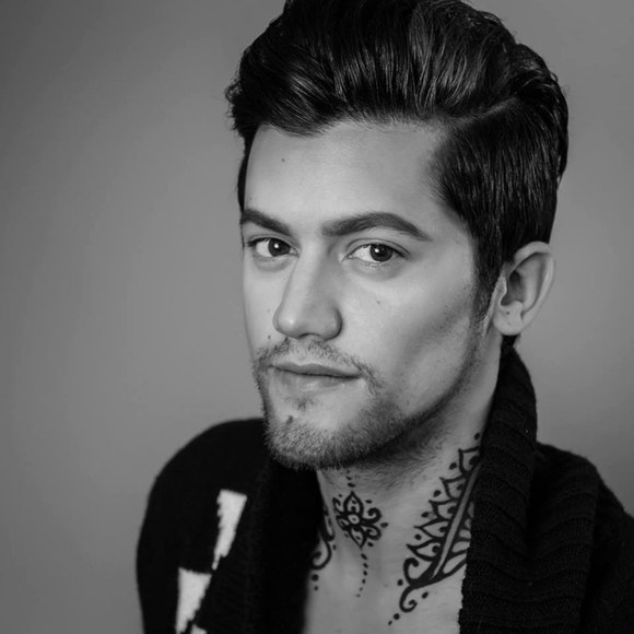 Meet your Posher, Damon prescott - Picture 1 of 1